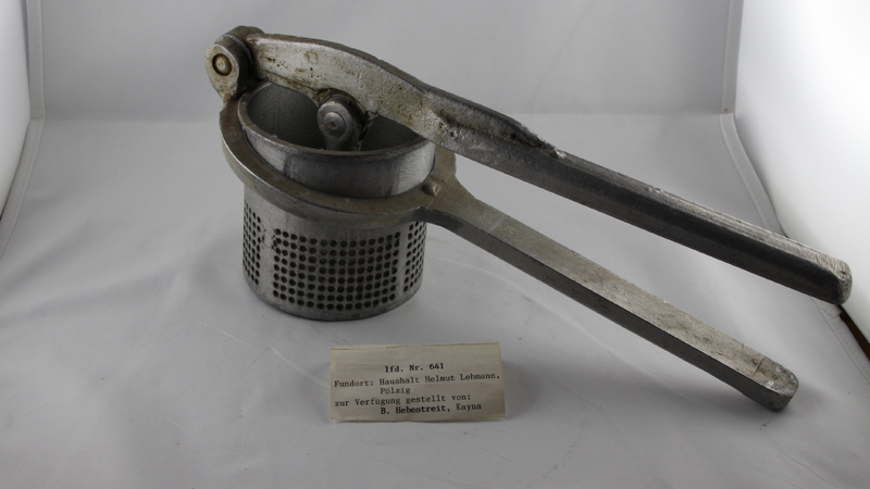 hvb-00641-runde-kartoffelquetsche-1950.jpg