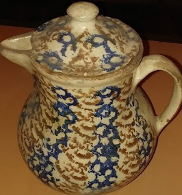 hvb-01500-10-keramik-m-versch-schwaemmchen-tupfmustern-3-toepfe-3kannen-1900.jpg