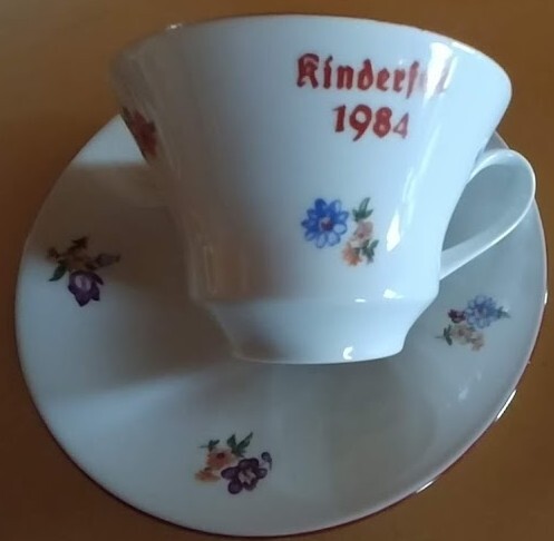 hvb-00335-tasse-mit-teller-kinderfest-1984.jpg