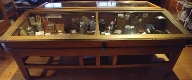 hvb-00376-vitrine-beidseitig.jpg