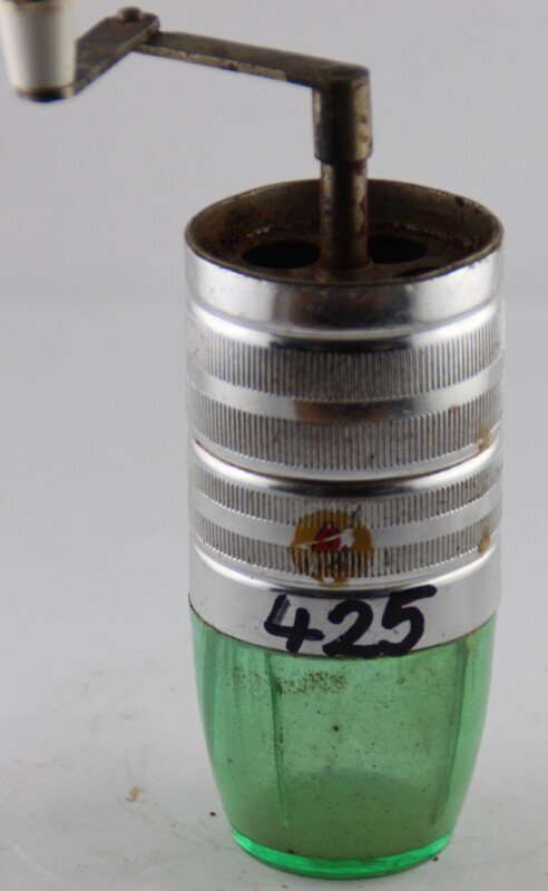 hvb-00425-kl-kaffeemuehle-metall-u-plast-1960-ddr.jpg