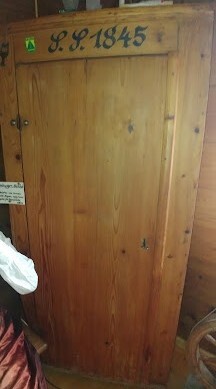 hvb-00364-kleiderschrank-1845.jpg