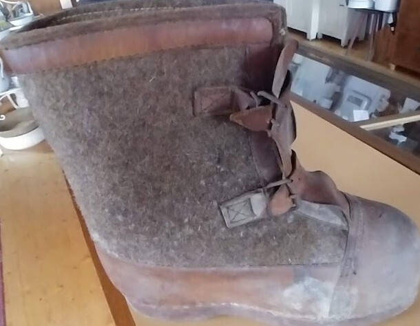 hvb-01565-paar-filzstiefel-m-holzsohle-sanowski-3-bohrer-dm-49-u-40-1941.jpg