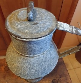 hvb-00623-milchkanne-5-liter-graumel-emaile-beschaedigt-mit-deckel-1950.jpg