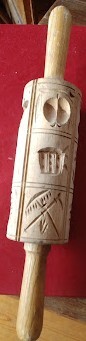 hvb-02010-modell-nudel-holz-m-12-eingeschnittenen-bildern-1930er.jpg