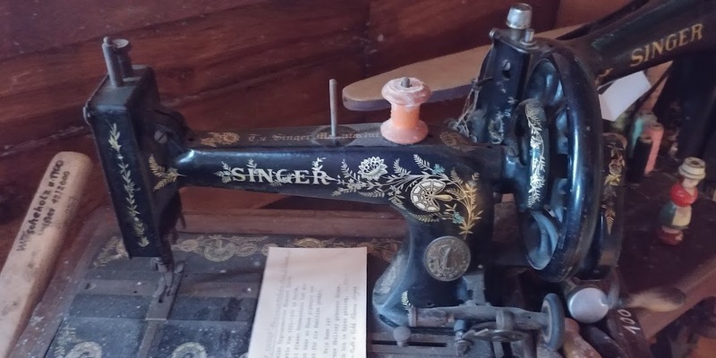 hvb-01001-reisenaehmaschine-singer-ohne-kasten-um-1850.jpg